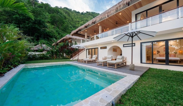 Villa Svara - 4BR Villa w/Panoramic Ocean Views