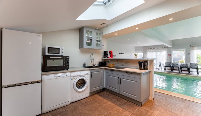 Villa Swimming pool and games, 300m from the sea - HEATED INDOOR SWIMMING POOL