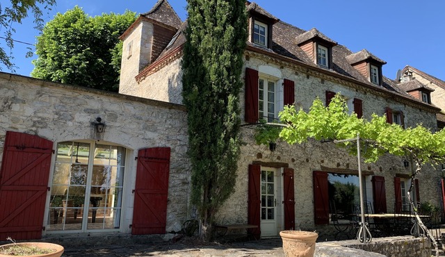 Villa, swimming pool. tennis and billiards