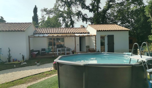 Villa swimming pool barbecue terrace in the heart of Provence