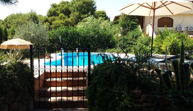 "Villa-Teremok", Valencia, groups up to 16 or 17-30 people.