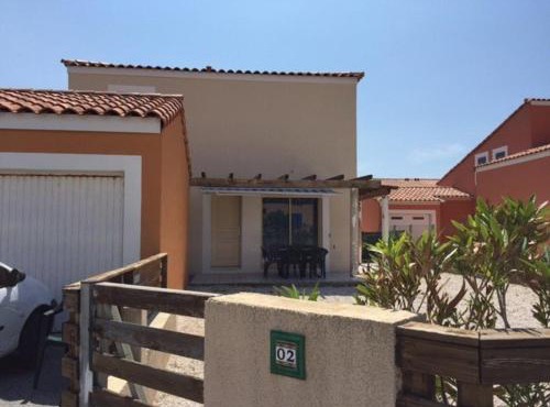 Villa T3 avec Terrasse, 6 Couchages, Proche Port Leucate - FR-1-81-111