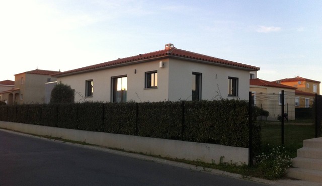 VILLA T4 75 m2 QUIET MODERN WITH GARDEN NEAR THE SEA