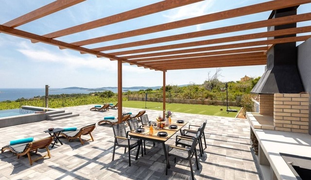 Villa Tajana - Private villa with pool and play court