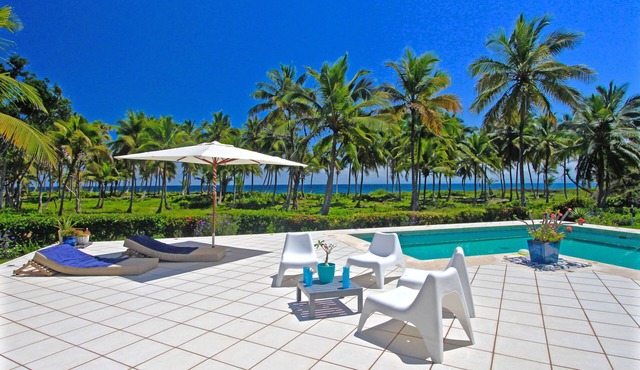 Villa Talanquera, ocean view, whale watching from the terrace, sleeps 11, pool