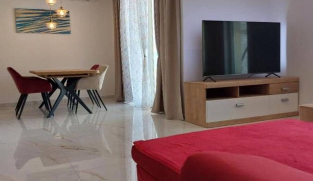 Villa Tamaris - Two Bedroom Holiday Home with Terrace and Swimming pool