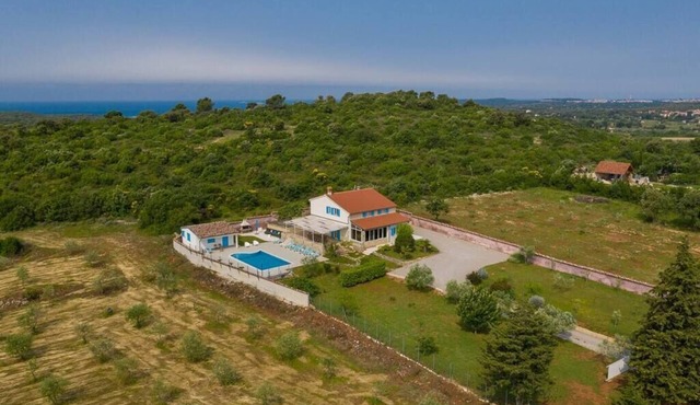 Villa Tanga near Rovinj for 8 persons with pool
