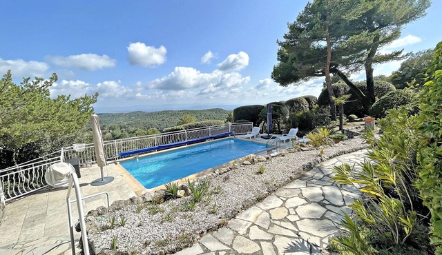 Villa Tarentelle - beautiful mas for 6pax. with amazing view