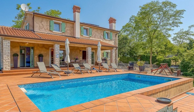 Villa Terracotta in Nedescina