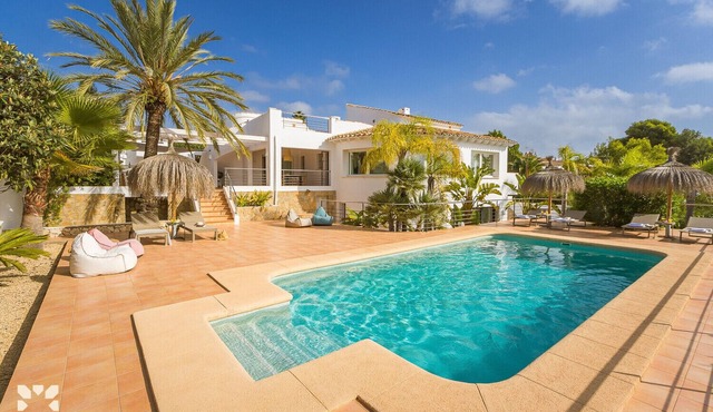 Villa THALASSA by Abahana Villas