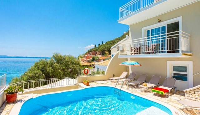Villa Thalassa - Three Bedroom Villa, Sleeps 7