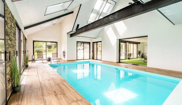 Villa Ti Coz Indoor Pool with Private Terrace, Garden and Wi-Fi