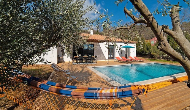 Villa Ticka - Comfy villa with heated pool