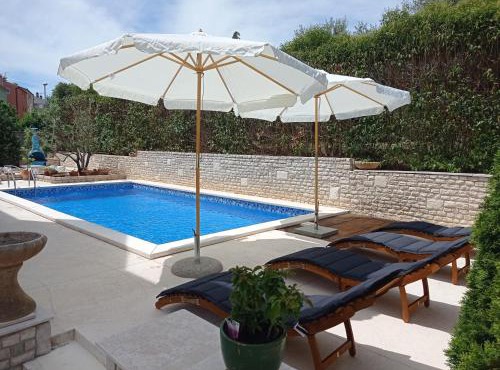 Villa TINNO M