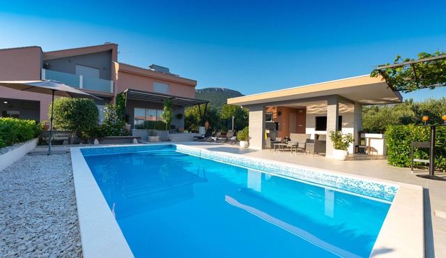 Villa Toni with swimming pool