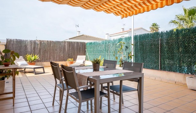 Villa Torredembarra, 4 bedrooms, 7 persons