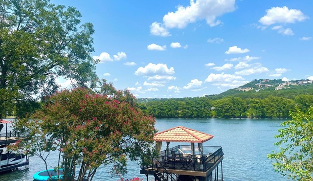 Villa Toscana – Rustic Italian Lakeside Retreat - Private Boat Dock and slip
