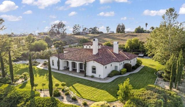 Villa Toscana - Upscale Wine Country Estate with Bridal Suite