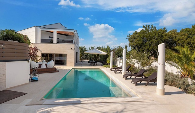 Villa Toscana with pool and jacuzzi (Kvarner - Rasopasno)