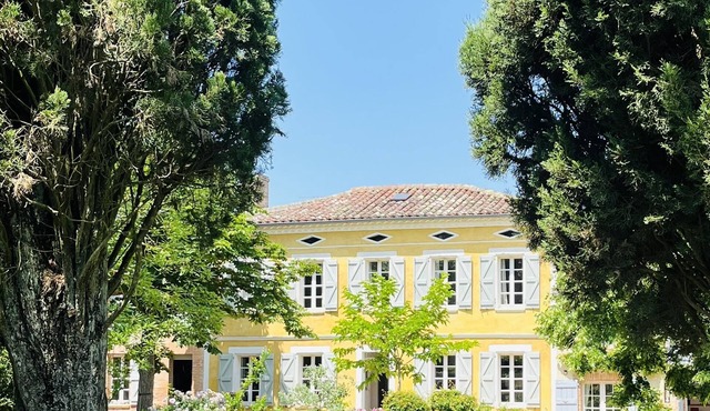 Villa Toscane creations. Estate with swimming pool 20 minutes from Toulouse