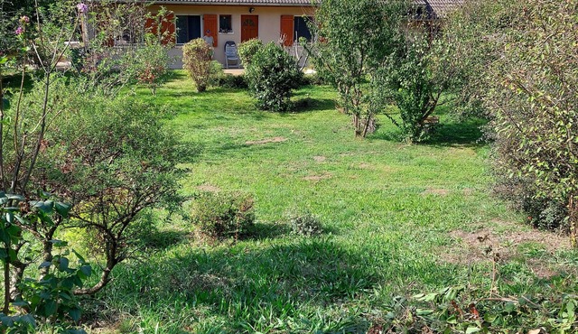Villa Tout Confort, 4 Personnes, Très Ensoleillée, Grand Calme, Jardin Arboré