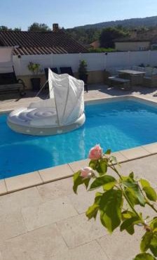 Villa tout confort en Provence avec Piscine, ainsi qu'un parking privé