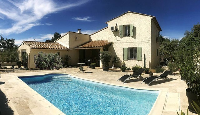 Villa Tout Confort, 3 Chambres, Piscine, au Calme et Jardin Arboré