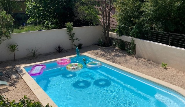 Villa très spacieuse avec Piscine privée dans les Cévennes