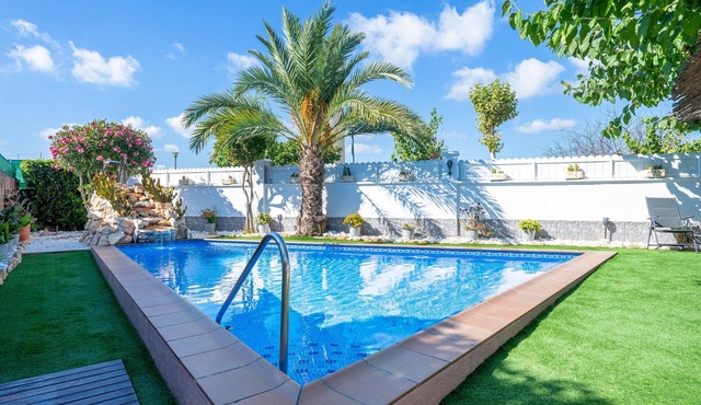 Villa "Traditional" with Private Pool & Wi-Fi