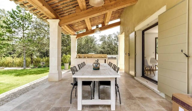 “Villa Tranquilla: Charming Retreat with Swimming Pool in Lourmarin”