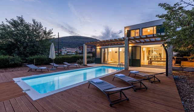 Villa Trogir SAVE 20 percent on Split-villas comn