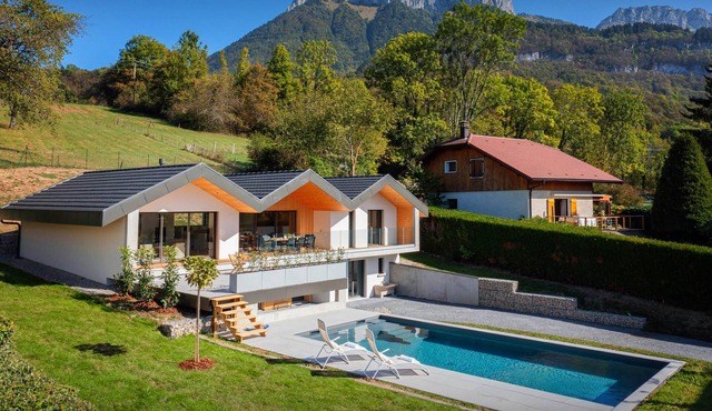 Villa Trois Lauriers - Lake Annecy stay 8p with outdoor pool - OVO Network