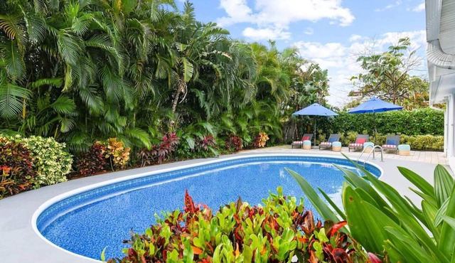 VILLA TROPICANA | FREE HEATED POOL | BEACHES | PGA | WATERPARK | ROGER DEAN
