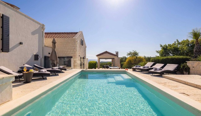 Villa True Oasis with Heated Pool