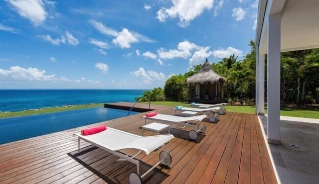 Villa Truffle – Contemporary Clifftop Luxury with Sunset Views in St. Martin
