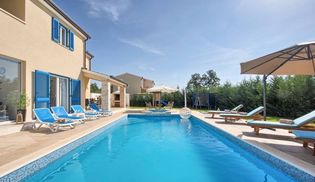 Villa Tulip - Five Bedroom Villa, Sleeps 12