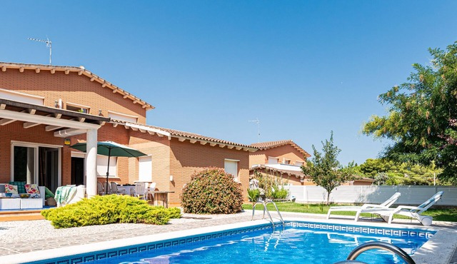 Villa Tulipes with private pool: the oasis of comfort and nature.