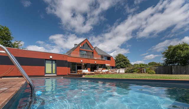 Villa 'Ty Castel - Arradon' with Private Pool, Private Terrace and Wi-Fi