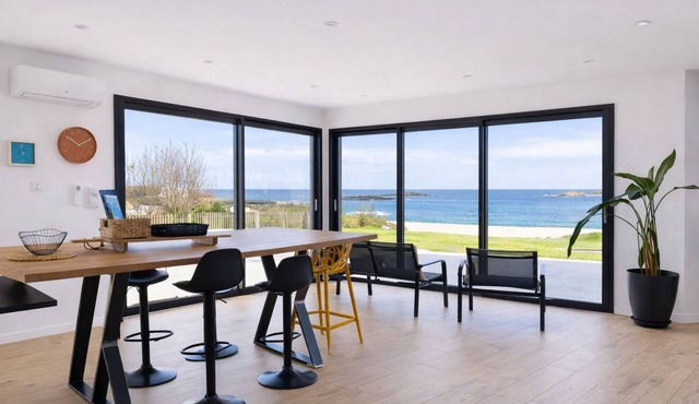 Villa Ty Lannic - Panoramic sea view and beach 100m away