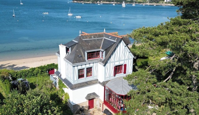Villa Ty Marie overlooking the beach, 180° panoramic view