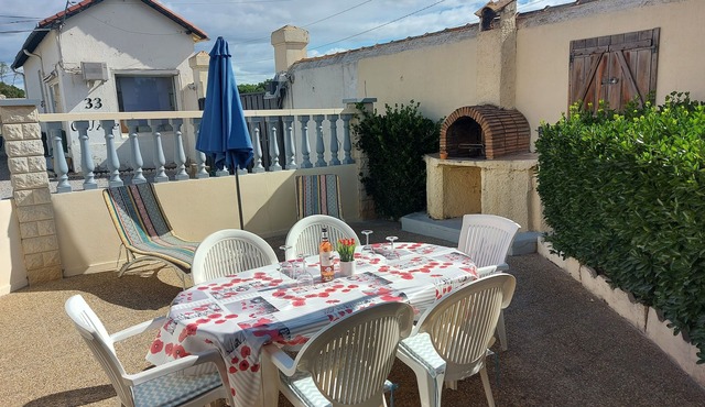 Villa-type ground floor apartment with spacious private terrace - sleeps 4