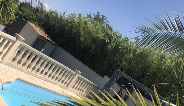 VILLA TYPE PROVENCAL WITH POOL NEAR THE SEA COAST BLUE 4/6 PERS