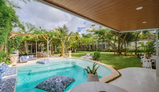 Villa V 4BR for Groups - Thomas Beach