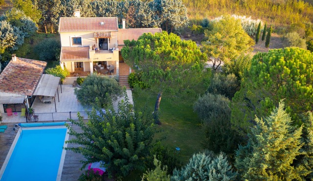 VILLA Vacances Sud de la France 3* with swimming pool.