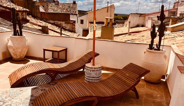 Villa 'Valeria, Casa Cueva 1748' with Private Terrace, Wi-Fi and Air Conditioning