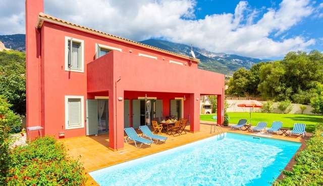 Villa Vali - Three Bedroom Villa, Sleeps 8