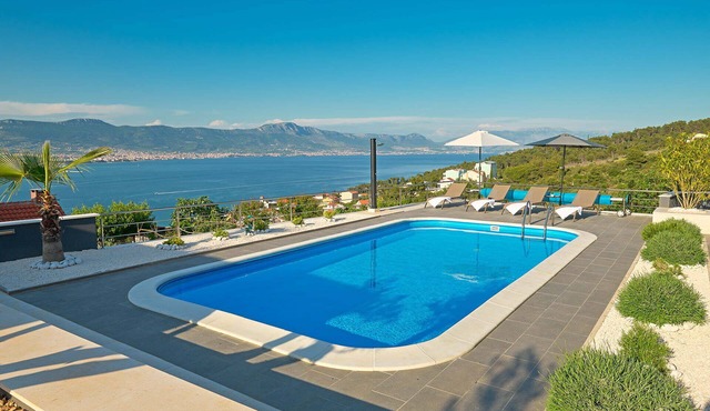 Villa Valinor with Pool