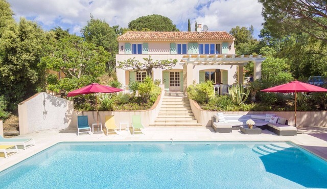 Villa Vallon Gulf of St Tropez, 10min walk to beach, renovated 2023