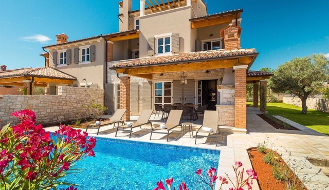 Villa Vanessa – Architectural Design Villa with Sea View