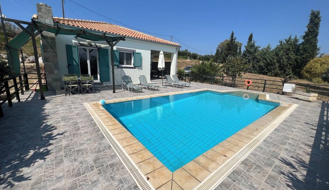 Villa Varkoula - 2 bedroom family villa with private pool near Xi beach